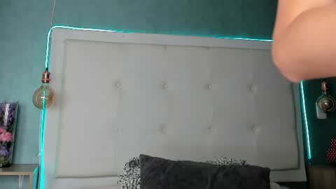 mia online show from July 31, 1:56 pm