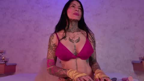 mia_hill1_ online show from July 3, 8:24 pm