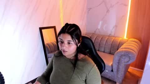 Snapshot of mia_hot_tf chatting on October 3, 9:12 pm Mia online show from October 3, 9:12 pm