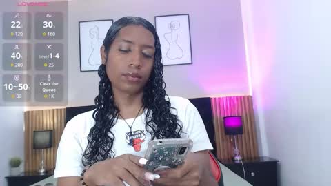 Mia online show from February 16, 1:09 pm