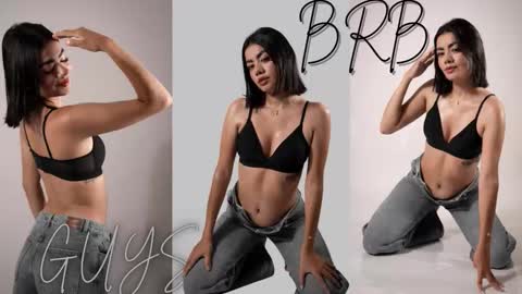 Mia online show from December 4, 2:33 am