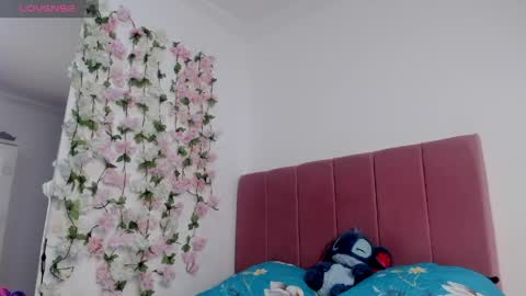 mia_lauryn online show from May 26, 9:48 am