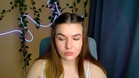 mia_lemm online show from March 25, 7:48 am