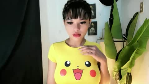 M I A online show from May 26, 2:06 am