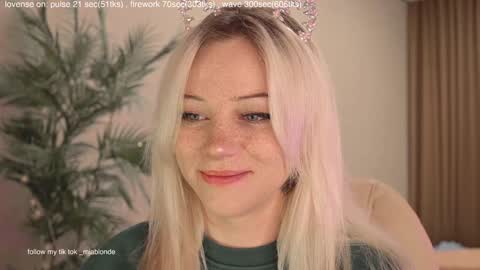 mia_milagros online show from November 7, 9:17 pm