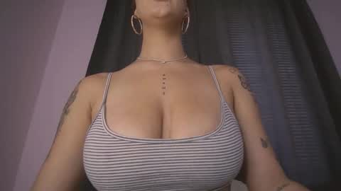 mia independent model online show from November 26, 2:14 pm