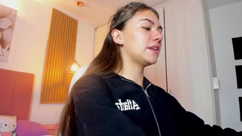Snapshot of mia_nevaeh chatting on January 21, 10:08 pm Mia Nevaeh - follow me online show from January 21, 10:08 pm