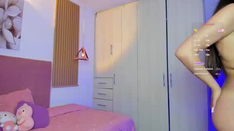 Snapshot of mia_nevaeh chatting on September 17, 9:40 pm Mia Nevaeh - follow me online show from September 17, 9:40 pm