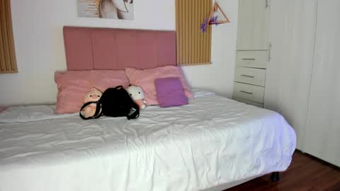 Mia Nevaeh - follow me online show from March 24, 8:15 pm