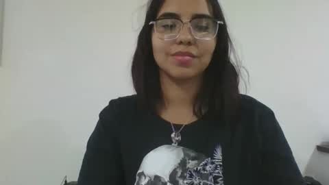 Mia  online show from May 14, 12:20 am