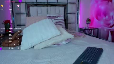 mia online show from March 25, 9:54 pm