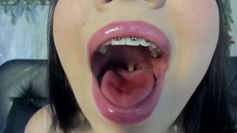 Mia Roux online show from November 6, 2:14 am