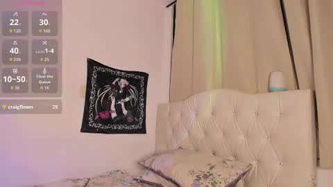 Snapshot of mia_sky_1 chatting on September 28, 1:58 am Mia Sky online show from September 28, 1:58 am