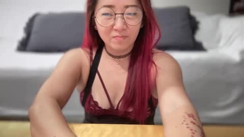 Mia online show from October 28, 5:58 pm