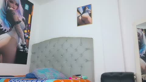 mia_thompson_0 online show from August 4, 12:56 pm