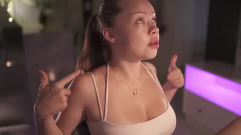 VixenMia online show from July 12, 3:21 am