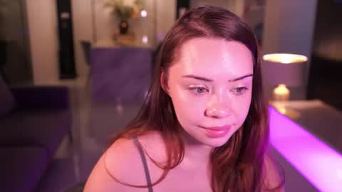 Snapshot of mia_vixen_ chatting on October 17, 4:27 am VixenMia online show from October 17, 4:27 am
