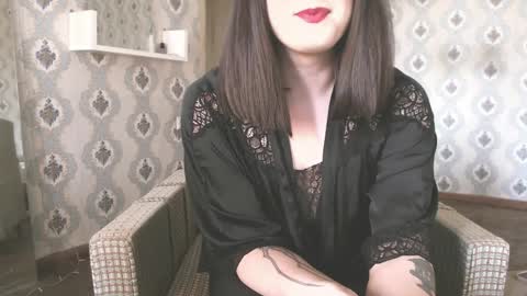 mia_wallase online show from June 3, 2:33 pm