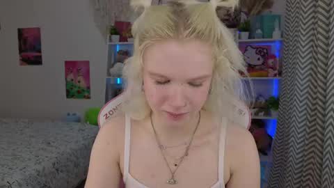 Mia online show from May 12, 3:15 am