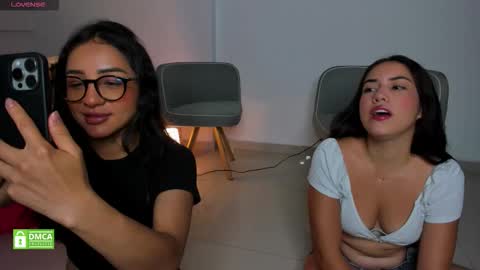 mia  nicolle online show from December 3, 11:48 pm