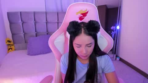 mia  nicolle online show from September 18, 11:20 pm