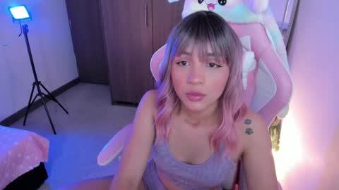 mia  nicolle online show from October 28, 3:51 am