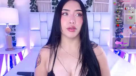 Mia online show from September 17, 11:46 am