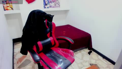       online show from May 12, 8:51 pm