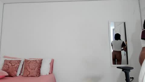 Snapshot of miaa_z chatting on February 3, 3:49 pm Miaa online show from February 3, 3:49 pm