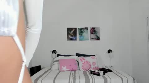 Snapshot of miaa_z chatting on January 31, 12:29 pm Miaa online show from January 31, 12:29 pm