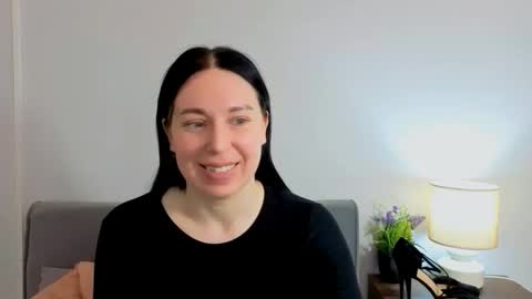 Mia online show from March 19, 4:45 pm