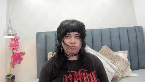 Mia online show from January 17, 7:22 pm