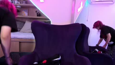 Mia online show from March 5, 12:33 pm