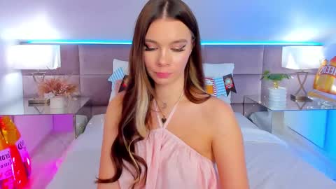 Snapshot of miaamuse chatting on September 27, 7:44 pm Mia online show from September 27, 7:44 pm