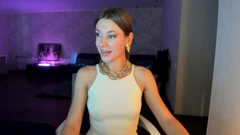 Mia online show from August 1, 4:25 am