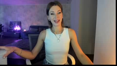 Mia online show from July 28, 4:32 am