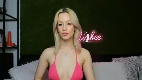 MiaBeeX online show from May 6, 3:18 pm
