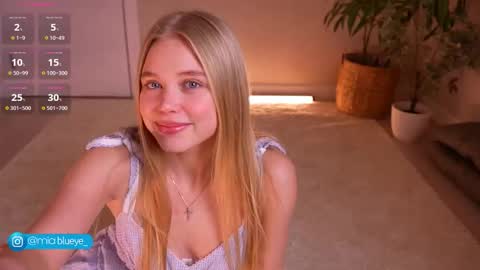 miablueye online show from November 8, 3:26 pm