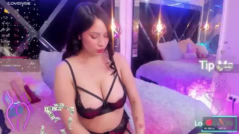 Mia online show from November 25, 2:21 am