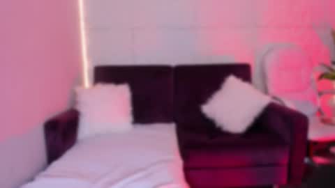 mia online show from February 5, 7:39 pm