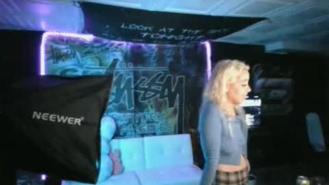 Snapshot of miaellababy chatting on October 20, 3:55 am miaellababy online show from October 20, 3:55 am