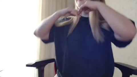 MiaFoxisJa online show from February 20, 3:17 am