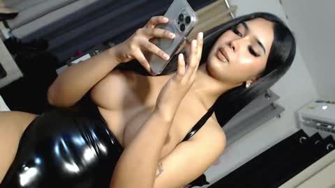 Snapshot of miafuckingwill chatting on March 9, 12:42 pm miafuckingwill online show from March 9, 12:42 pm