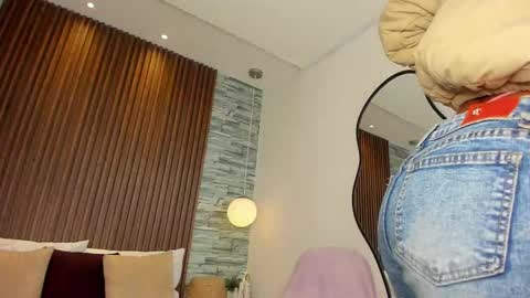 Snapshot of miagomezx chatting on October 5, 7:43 pm miagomezx online show from October 5, 7:43 pm