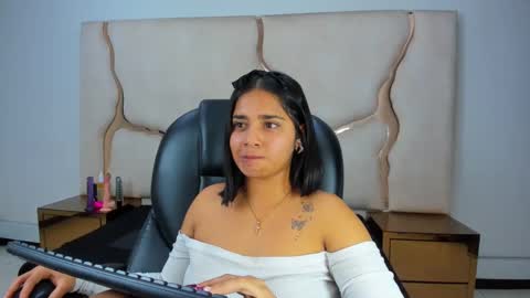 Snapshot of miahsex69 chatting on September 12, 4:47 am miahsex69 online show from September 12, 4:47 am