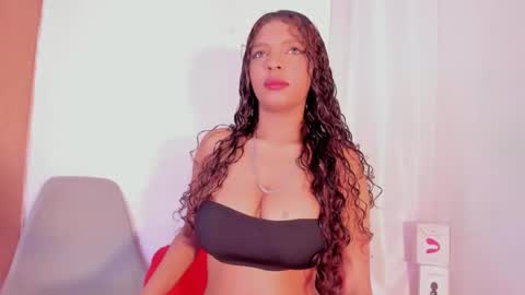 miakirshner_ online show from December 5, 4:27 pm