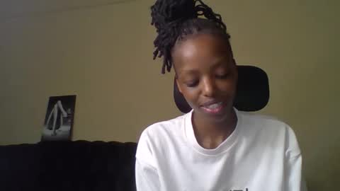 Muffin online show from April 17, 3:03 pm