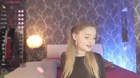 Mia online show from March 5, 2:15 pm