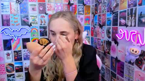 miamilas online show from December 18, 3:07 pm