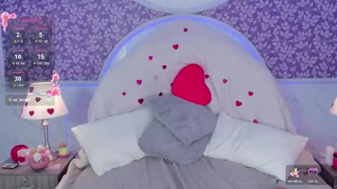 Mia   -5 7001400 Follow  online show from March 10, 4:55 pm